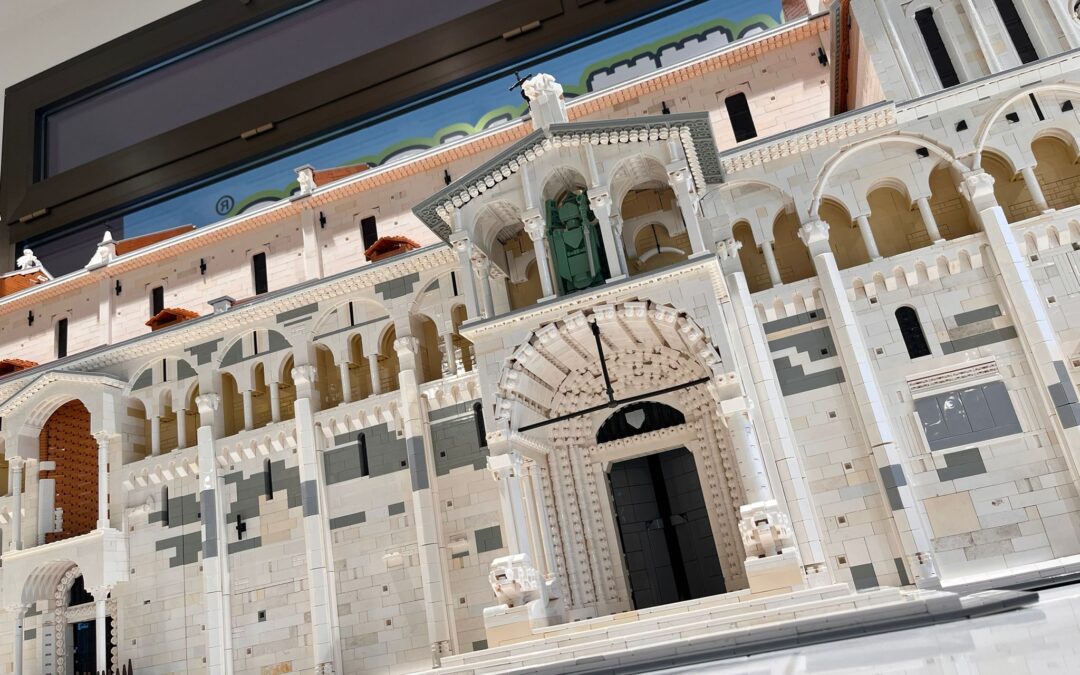 Protezione per il Duomo di Modena fatto di LEGO
