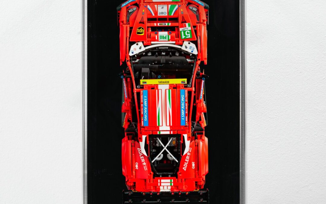 Teca da Muro per LEGO 42125 Ferrari 488 GTE – L 66 x P 39 x H 16.5 cm